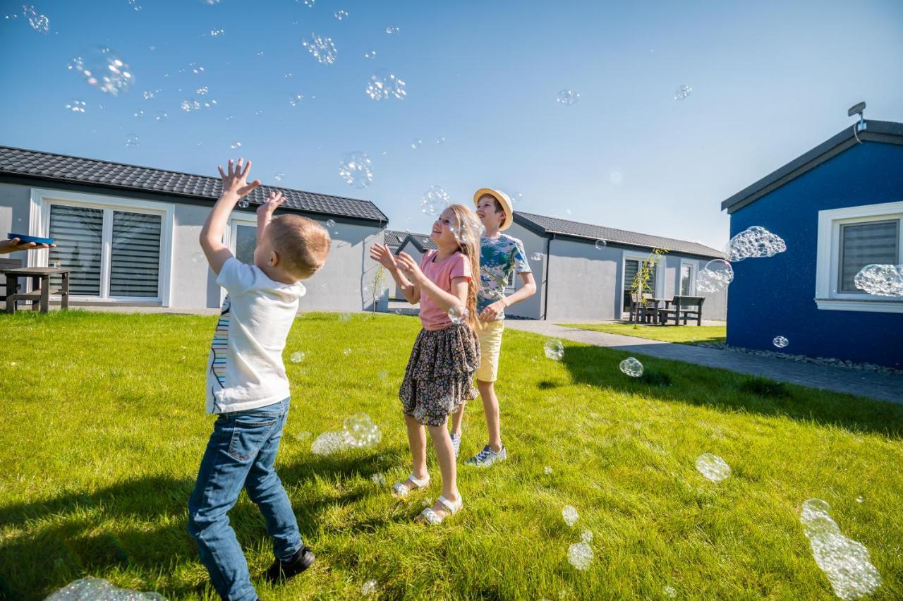Scandi Village Zator Exteriör bild