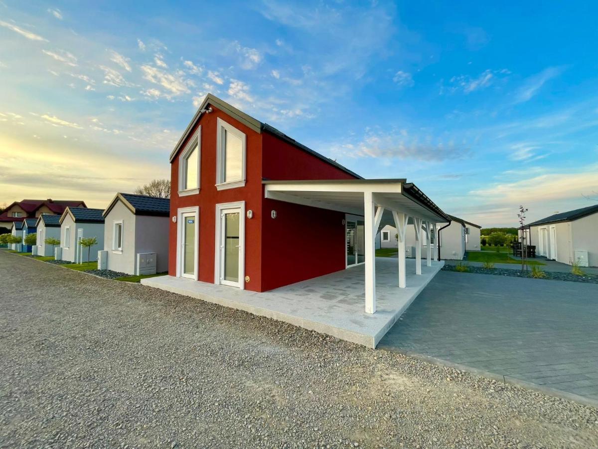 Scandi Village Zator Exteriör bild