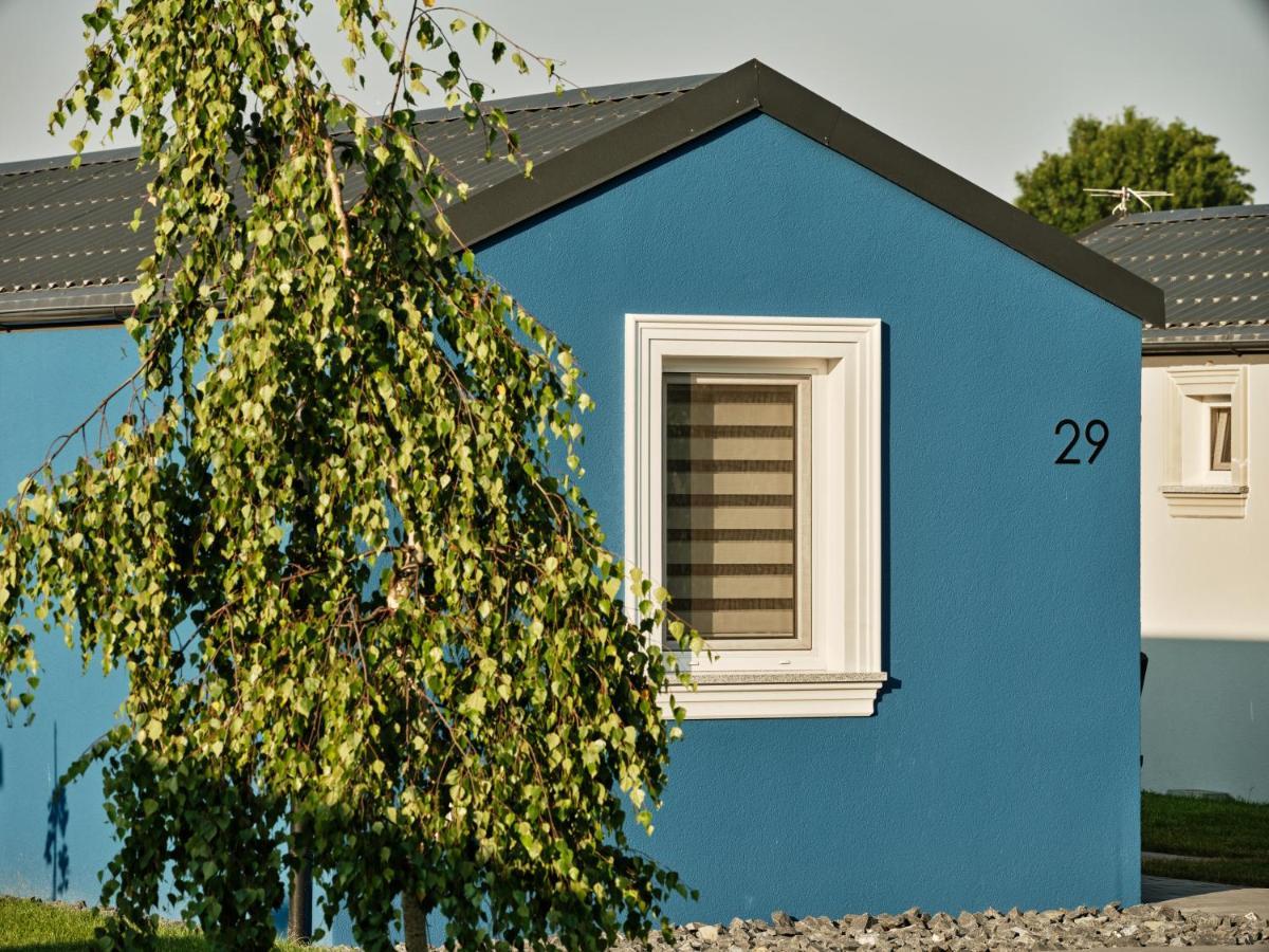 Scandi Village Zator Exteriör bild