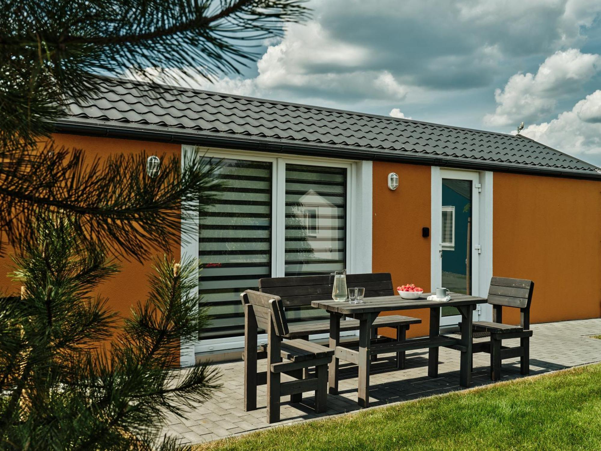 Scandi Village Zator Exteriör bild