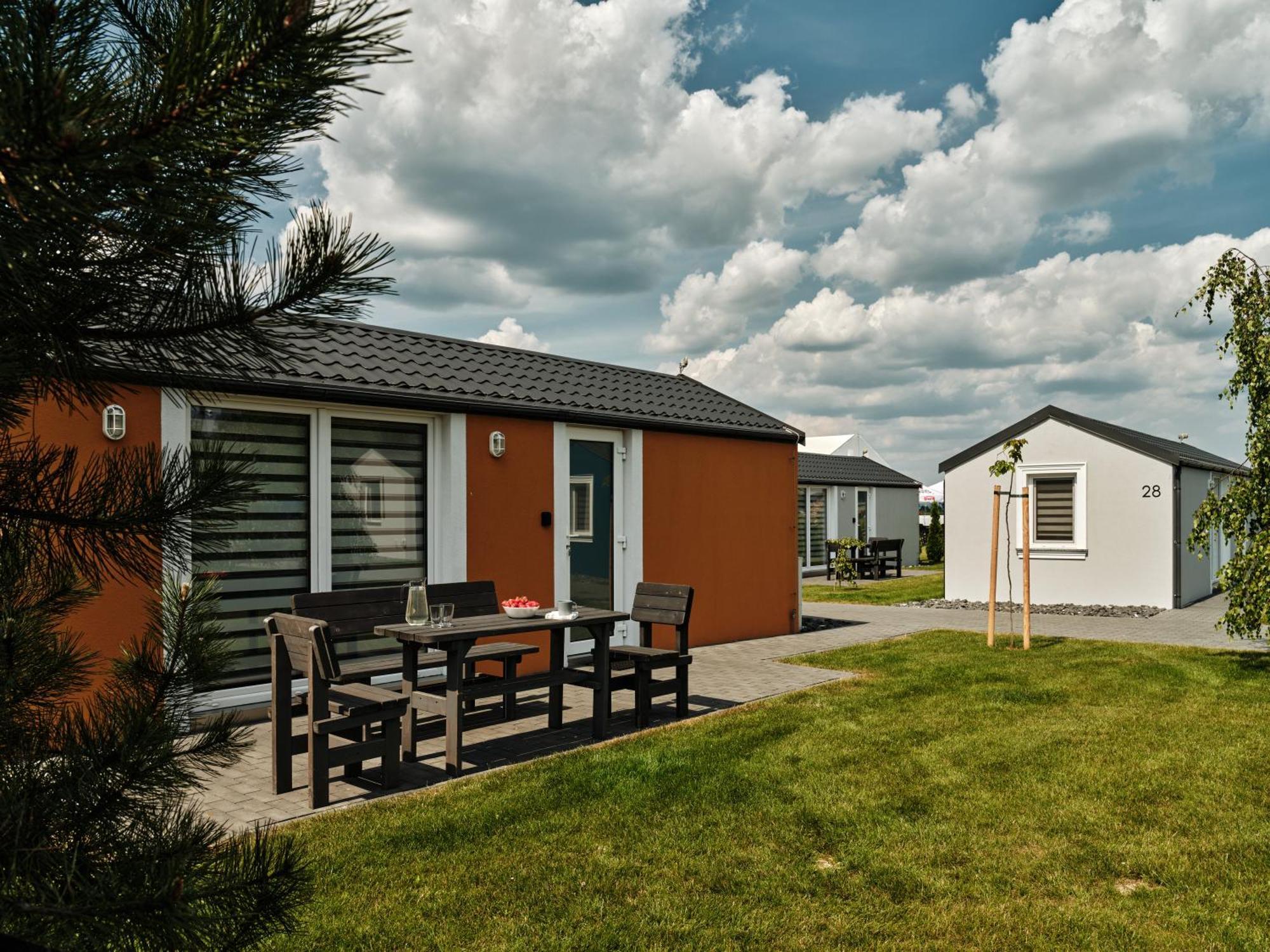 Scandi Village Zator Exteriör bild